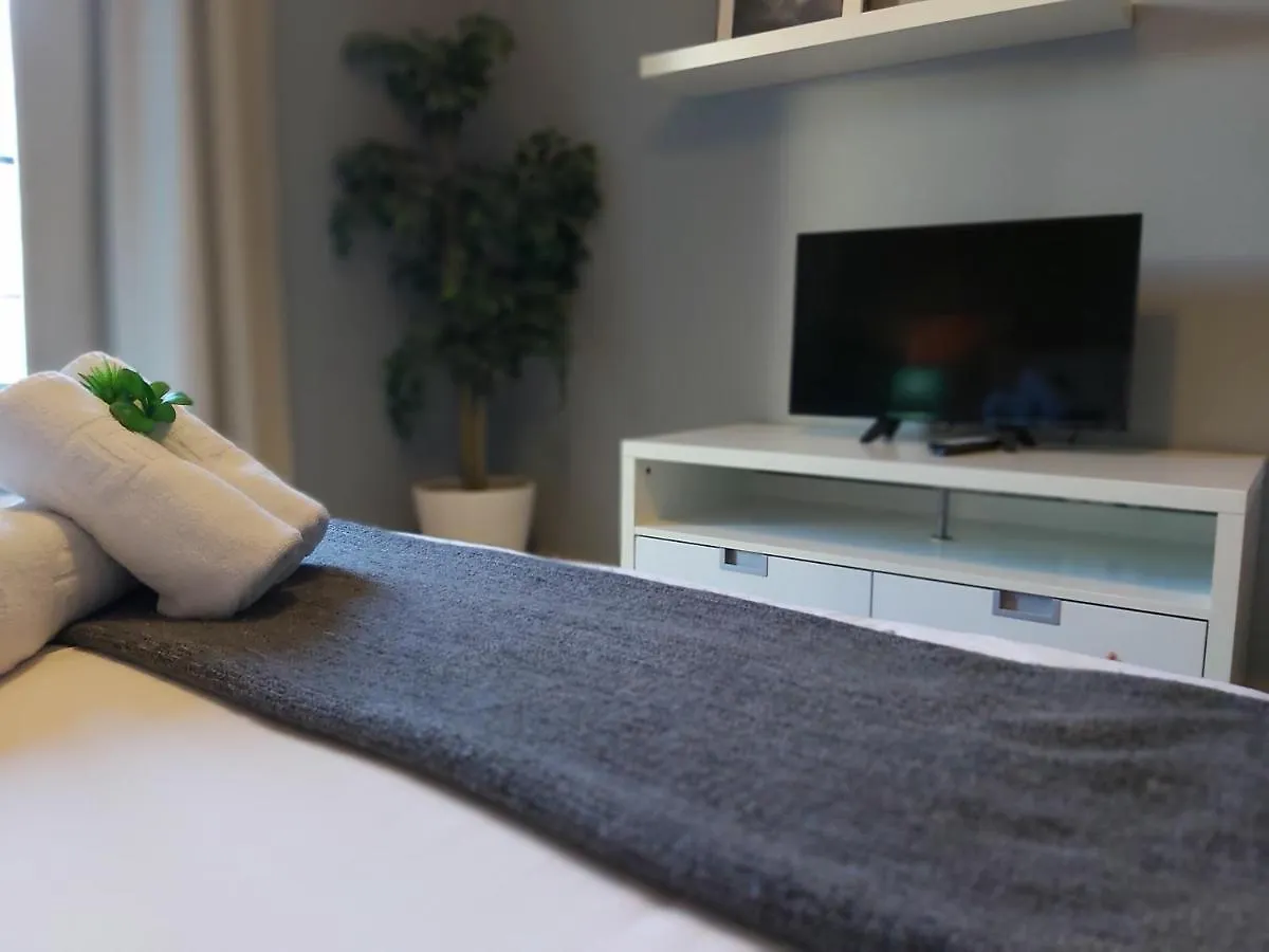 Del Parque Flats Central Malaga Apartment