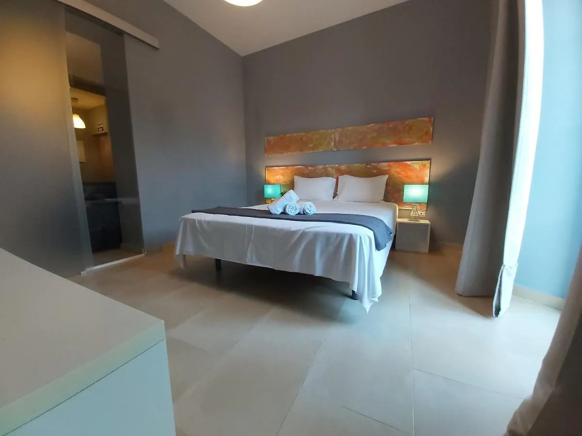 Del Parque Flats Central Malaga Apartment